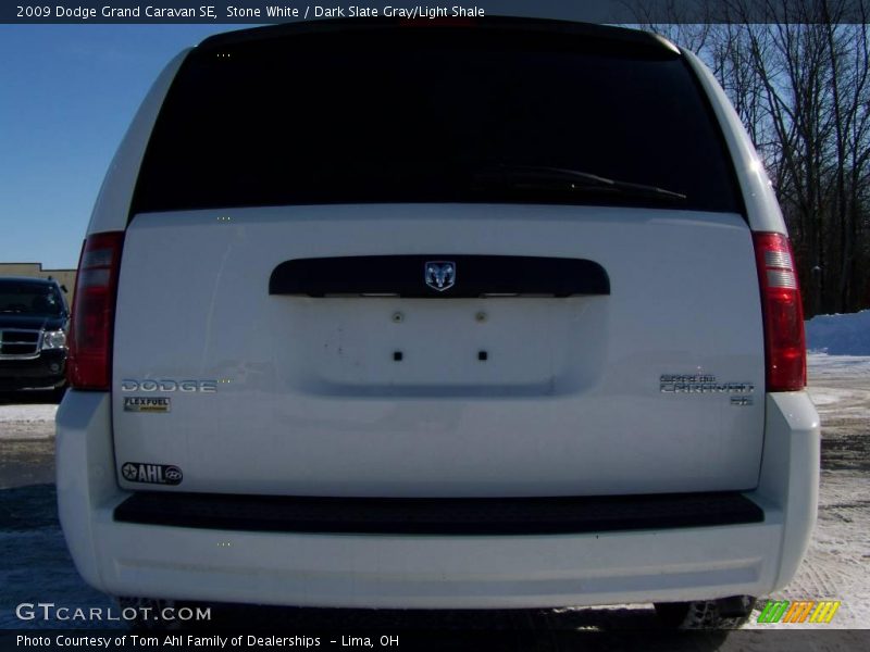 Stone White / Dark Slate Gray/Light Shale 2009 Dodge Grand Caravan SE