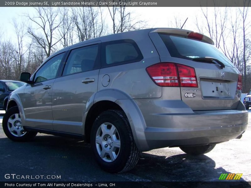 Light Sandstone Metallic / Dark Slate Gray/Light Graystone 2009 Dodge Journey SE