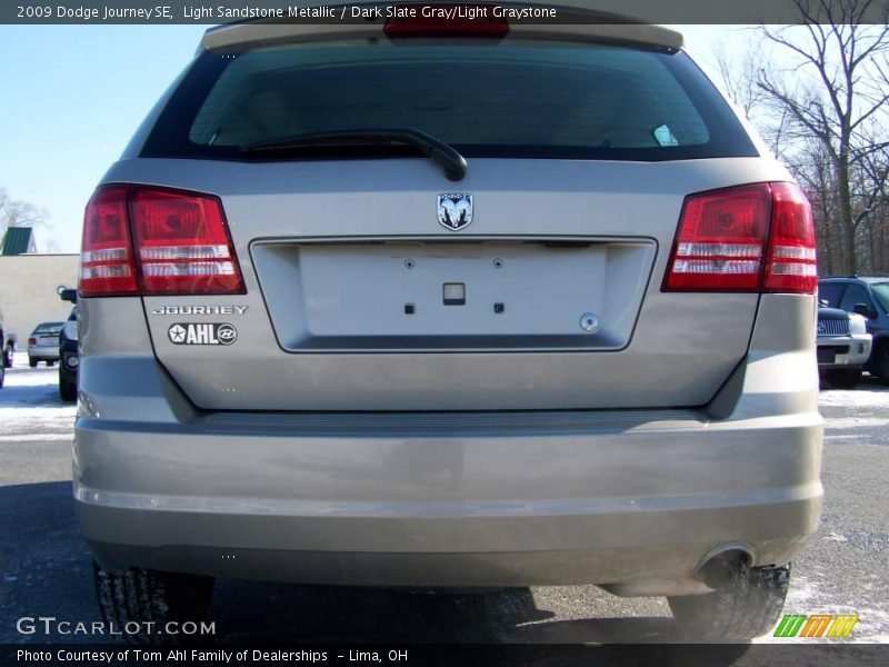 Light Sandstone Metallic / Dark Slate Gray/Light Graystone 2009 Dodge Journey SE