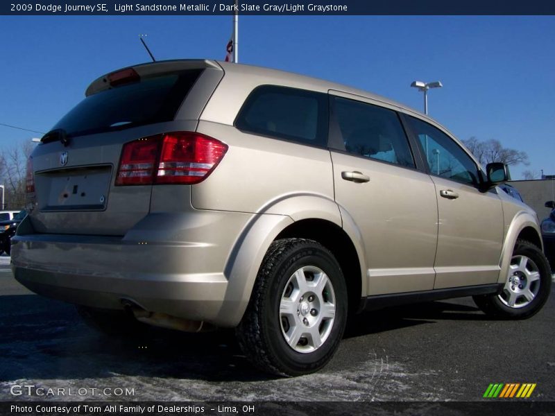 Light Sandstone Metallic / Dark Slate Gray/Light Graystone 2009 Dodge Journey SE