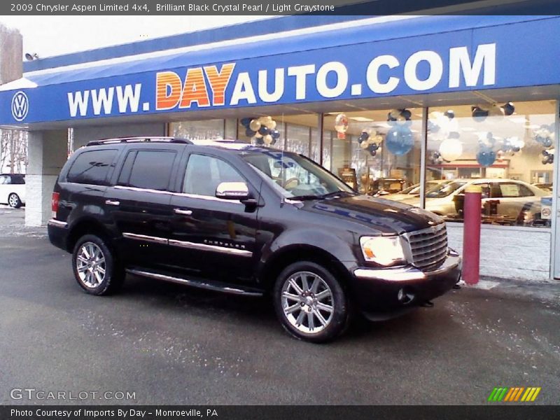 Brilliant Black Crystal Pearl / Light Graystone 2009 Chrysler Aspen Limited 4x4