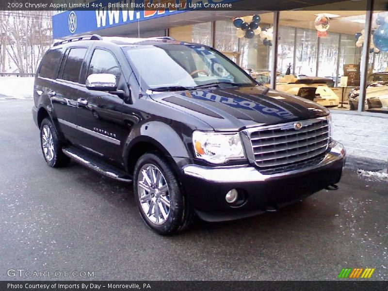 Brilliant Black Crystal Pearl / Light Graystone 2009 Chrysler Aspen Limited 4x4