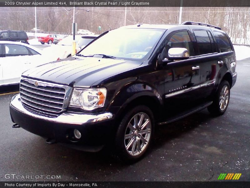Brilliant Black Crystal Pearl / Light Graystone 2009 Chrysler Aspen Limited 4x4