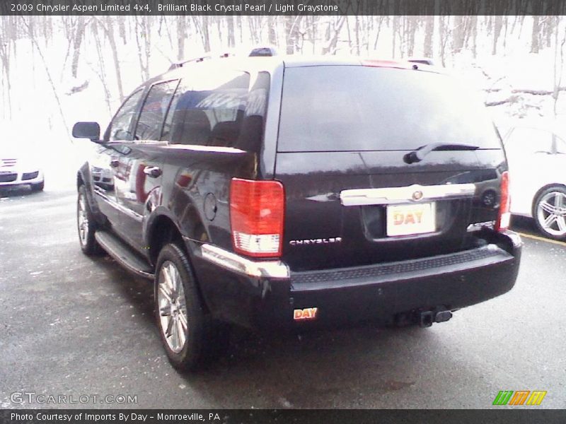 Brilliant Black Crystal Pearl / Light Graystone 2009 Chrysler Aspen Limited 4x4