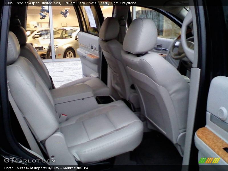 Brilliant Black Crystal Pearl / Light Graystone 2009 Chrysler Aspen Limited 4x4