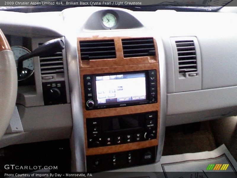 Brilliant Black Crystal Pearl / Light Graystone 2009 Chrysler Aspen Limited 4x4