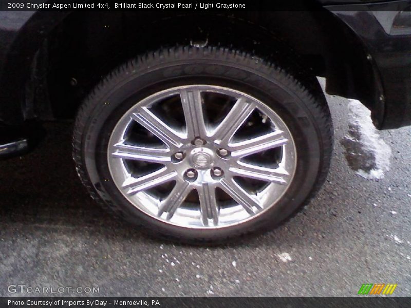 Brilliant Black Crystal Pearl / Light Graystone 2009 Chrysler Aspen Limited 4x4