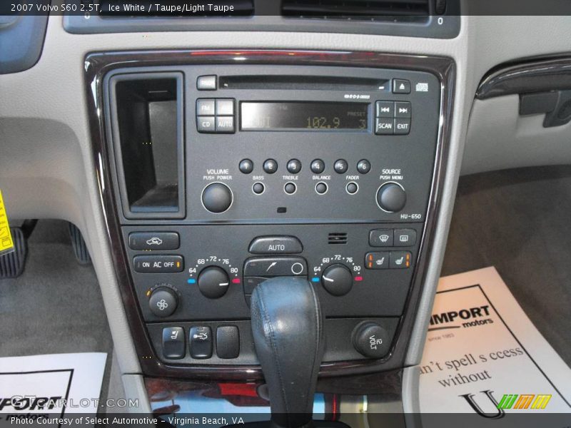 Ice White / Taupe/Light Taupe 2007 Volvo S60 2.5T