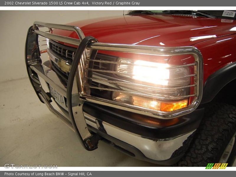 Victory Red / Graphite Gray 2002 Chevrolet Silverado 1500 LS Crew Cab 4x4