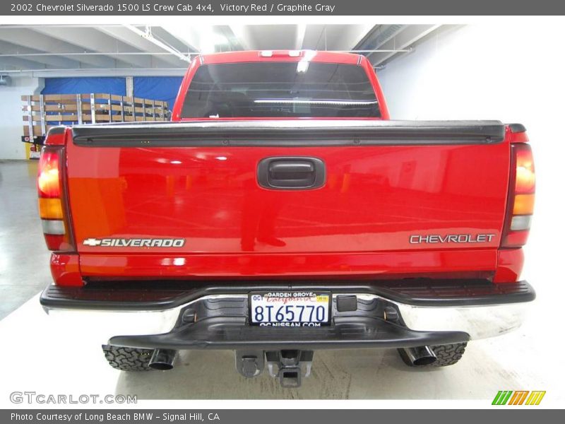 Victory Red / Graphite Gray 2002 Chevrolet Silverado 1500 LS Crew Cab 4x4