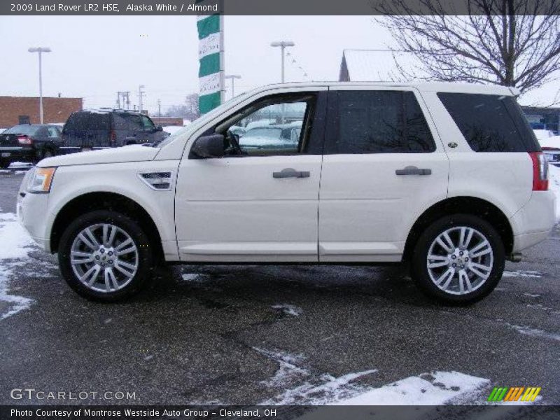 Alaska White / Almond 2009 Land Rover LR2 HSE