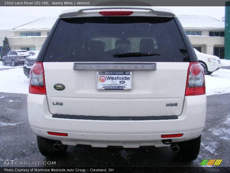 Alaska White / Almond 2009 Land Rover LR2 HSE