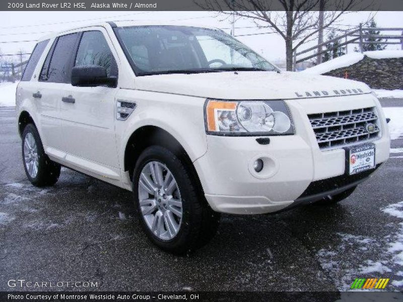 Alaska White / Almond 2009 Land Rover LR2 HSE