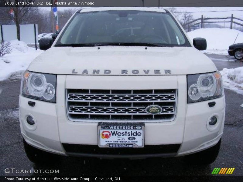 Alaska White / Almond 2009 Land Rover LR2 HSE