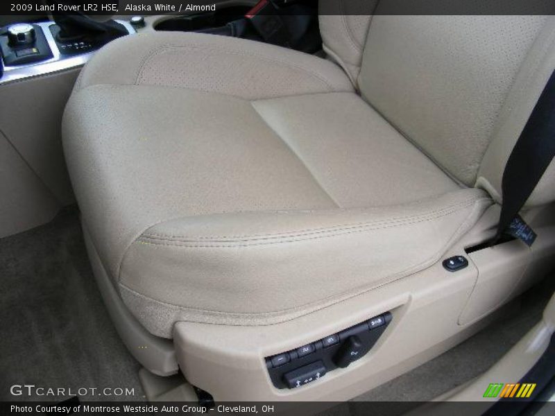 Alaska White / Almond 2009 Land Rover LR2 HSE