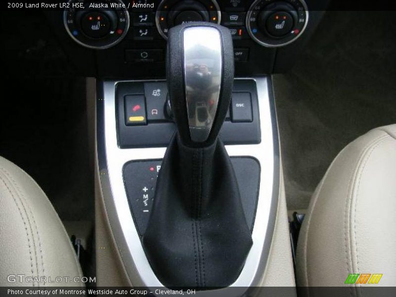 Alaska White / Almond 2009 Land Rover LR2 HSE