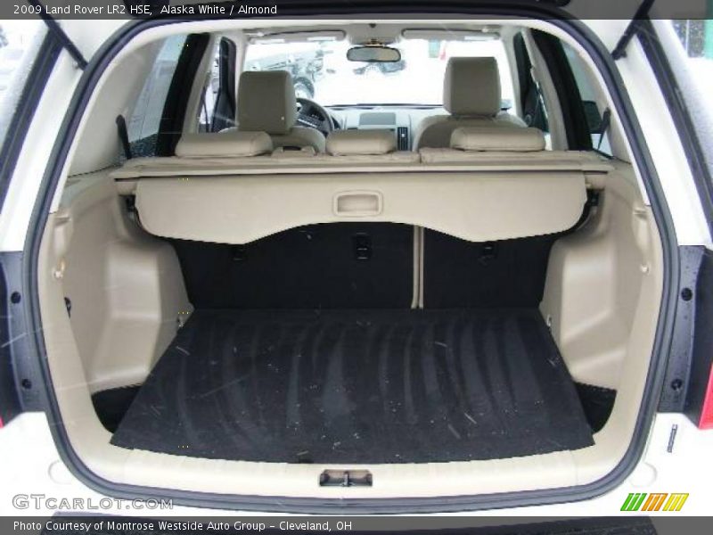 Alaska White / Almond 2009 Land Rover LR2 HSE