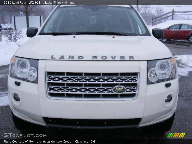 Alaska White / Almond 2010 Land Rover LR2 HSE