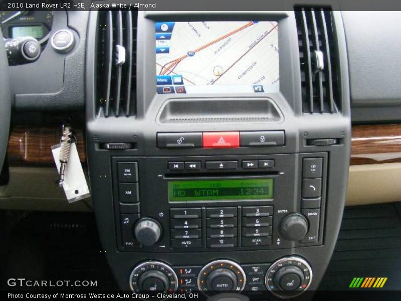 Alaska White / Almond 2010 Land Rover LR2 HSE