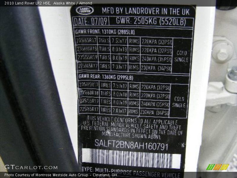 Alaska White / Almond 2010 Land Rover LR2 HSE