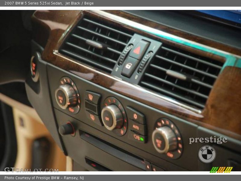 Jet Black / Beige 2007 BMW 5 Series 525xi Sedan