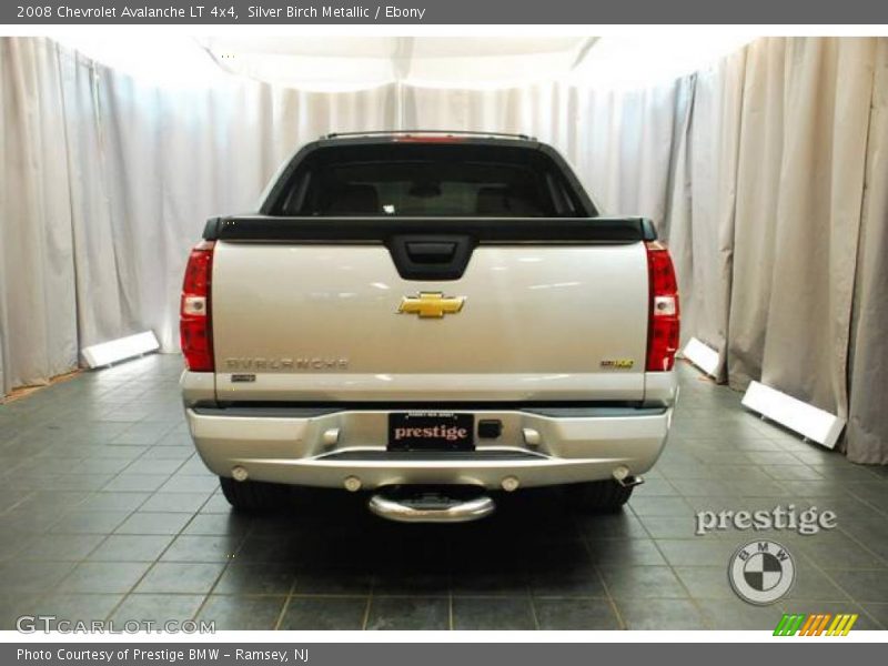 Silver Birch Metallic / Ebony 2008 Chevrolet Avalanche LT 4x4