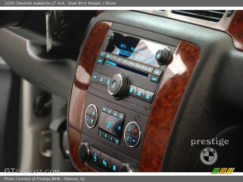 Silver Birch Metallic / Ebony 2008 Chevrolet Avalanche LT 4x4