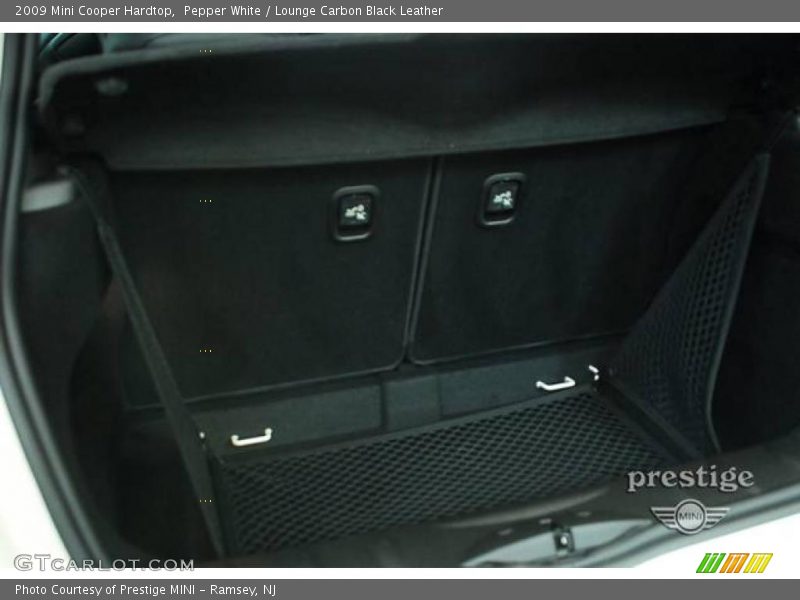 Pepper White / Lounge Carbon Black Leather 2009 Mini Cooper Hardtop