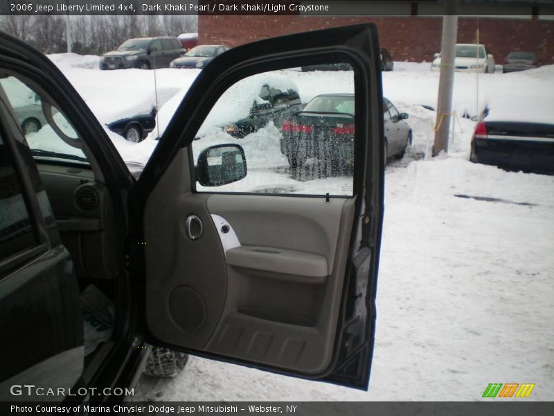Dark Khaki Pearl / Dark Khaki/Light Graystone 2006 Jeep Liberty Limited 4x4
