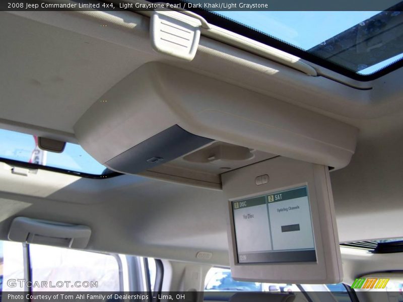 Light Graystone Pearl / Dark Khaki/Light Graystone 2008 Jeep Commander Limited 4x4