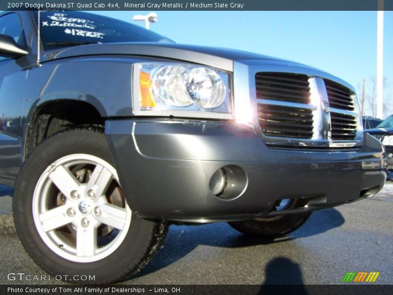 Mineral Gray Metallic / Medium Slate Gray 2007 Dodge Dakota ST Quad Cab 4x4