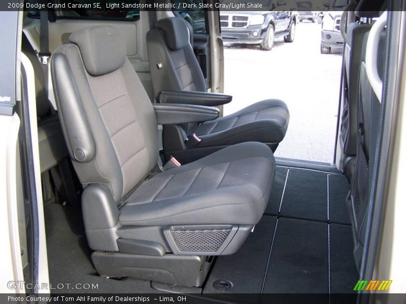 Light Sandstone Metallic / Dark Slate Gray/Light Shale 2009 Dodge Grand Caravan SE
