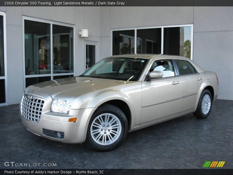 Light Sandstone Metallic / Dark Slate Gray 2009 Chrysler 300 Touring