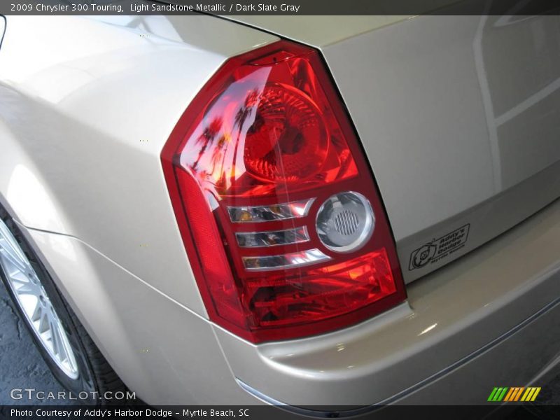 Light Sandstone Metallic / Dark Slate Gray 2009 Chrysler 300 Touring