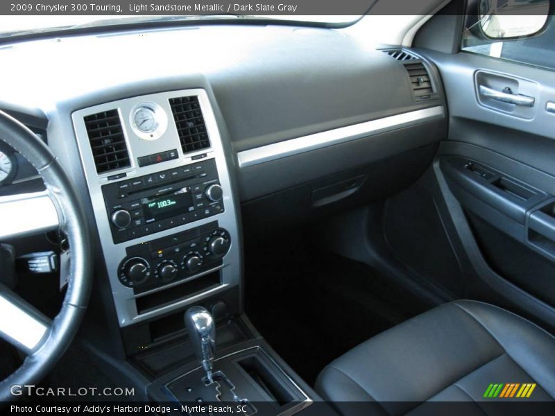 Light Sandstone Metallic / Dark Slate Gray 2009 Chrysler 300 Touring