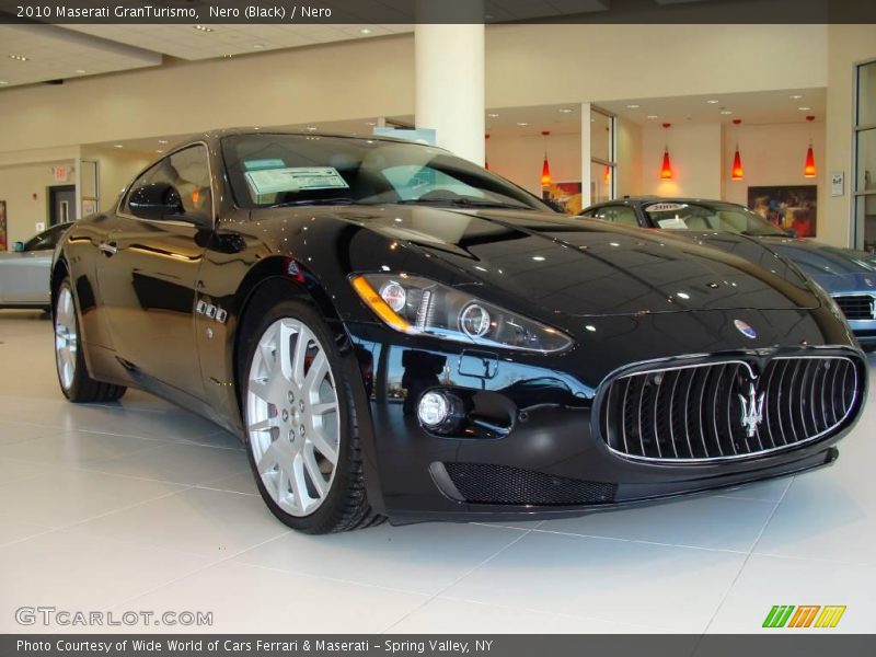 Nero (Black) / Nero 2010 Maserati GranTurismo