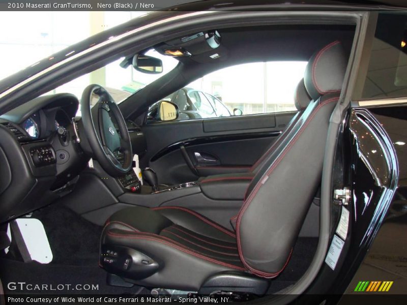 Nero (Black) / Nero 2010 Maserati GranTurismo