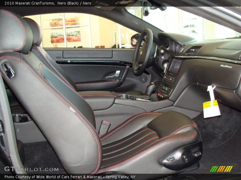 Nero (Black) / Nero 2010 Maserati GranTurismo