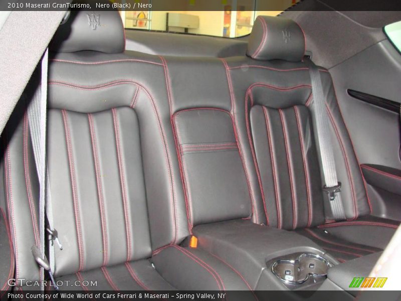 Nero (Black) / Nero 2010 Maserati GranTurismo