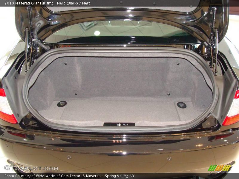 Nero (Black) / Nero 2010 Maserati GranTurismo