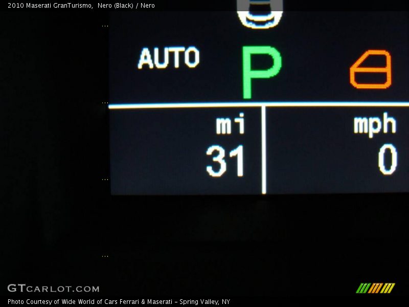 Nero (Black) / Nero 2010 Maserati GranTurismo