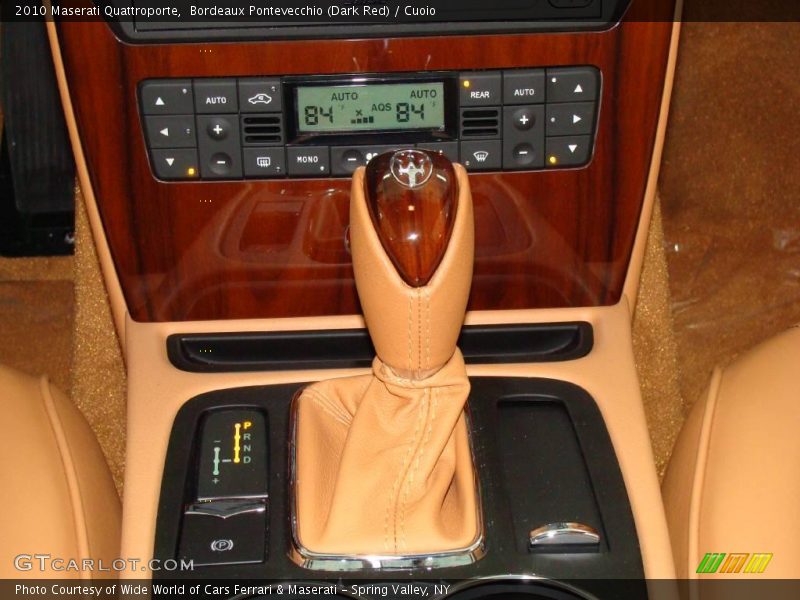 Bordeaux Pontevecchio (Dark Red) / Cuoio 2010 Maserati Quattroporte