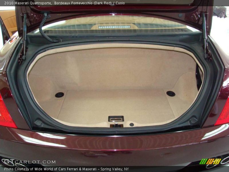 Bordeaux Pontevecchio (Dark Red) / Cuoio 2010 Maserati Quattroporte