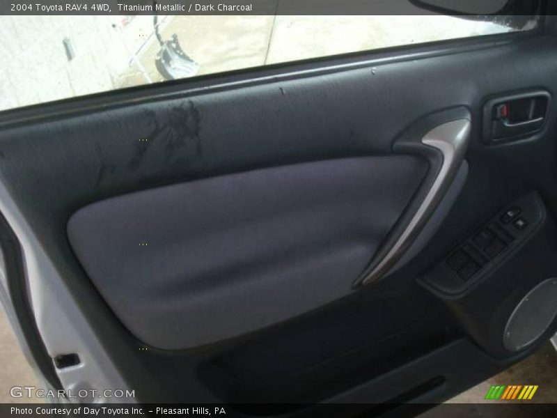 Titanium Metallic / Dark Charcoal 2004 Toyota RAV4 4WD