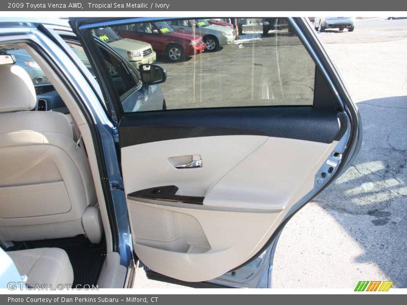 Tropical Sea Metallic / Ivory 2009 Toyota Venza AWD