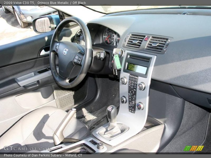 Orinoco Blue Metallic / Off Black 2009 Volvo C30 T5