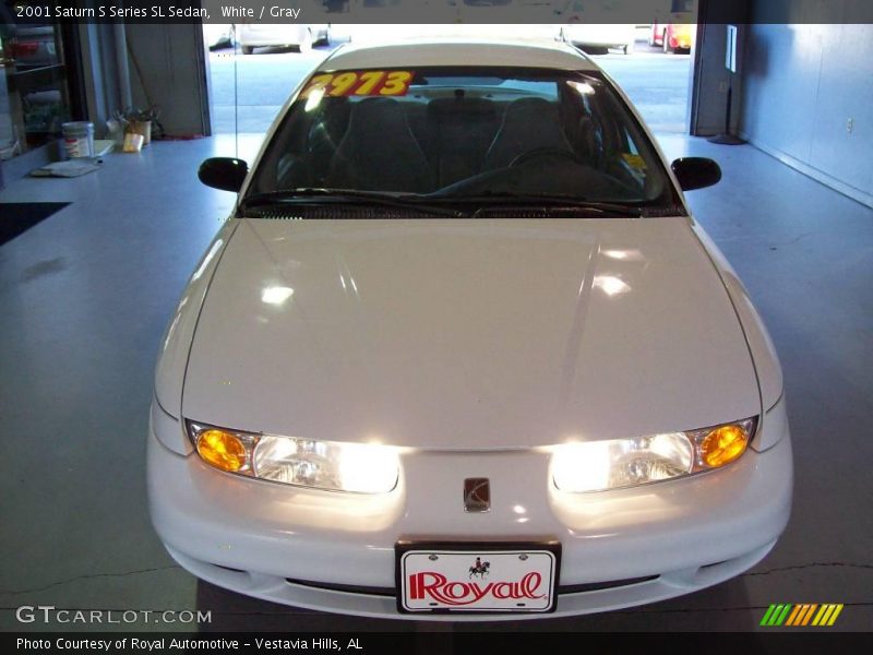White / Gray 2001 Saturn S Series SL Sedan