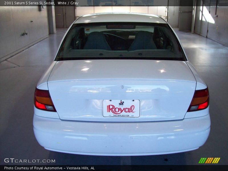 White / Gray 2001 Saturn S Series SL Sedan