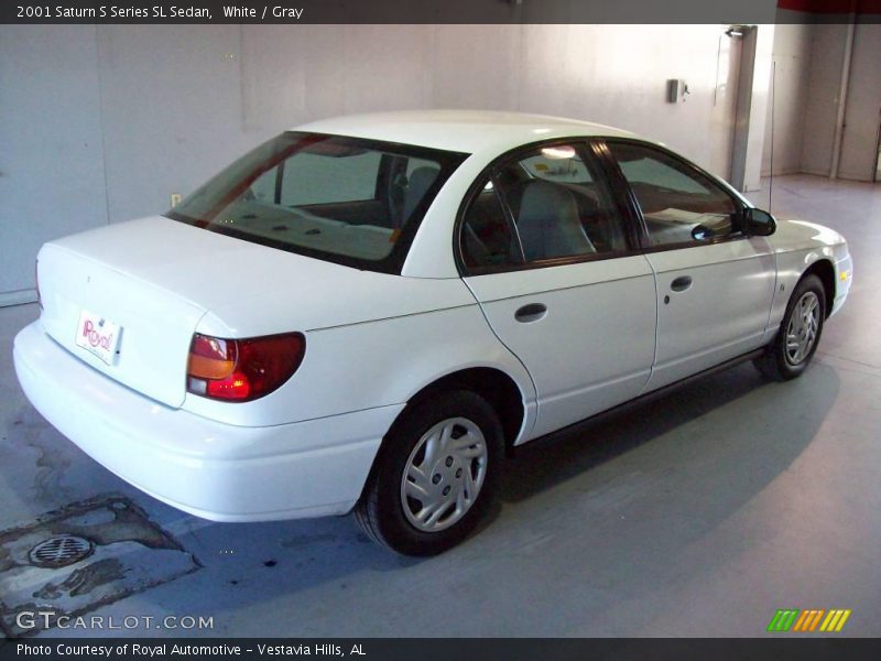 White / Gray 2001 Saturn S Series SL Sedan