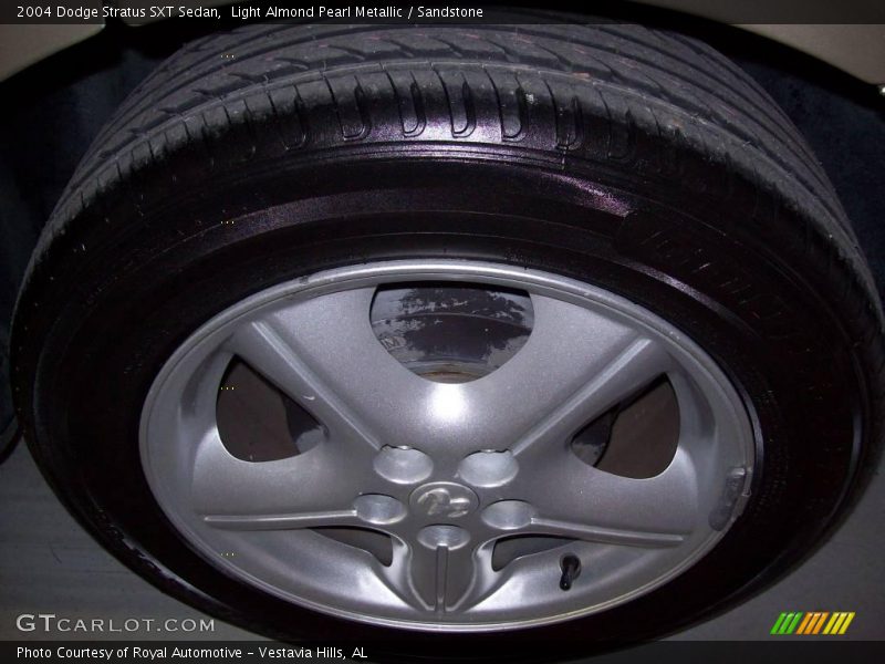 Light Almond Pearl Metallic / Sandstone 2004 Dodge Stratus SXT Sedan